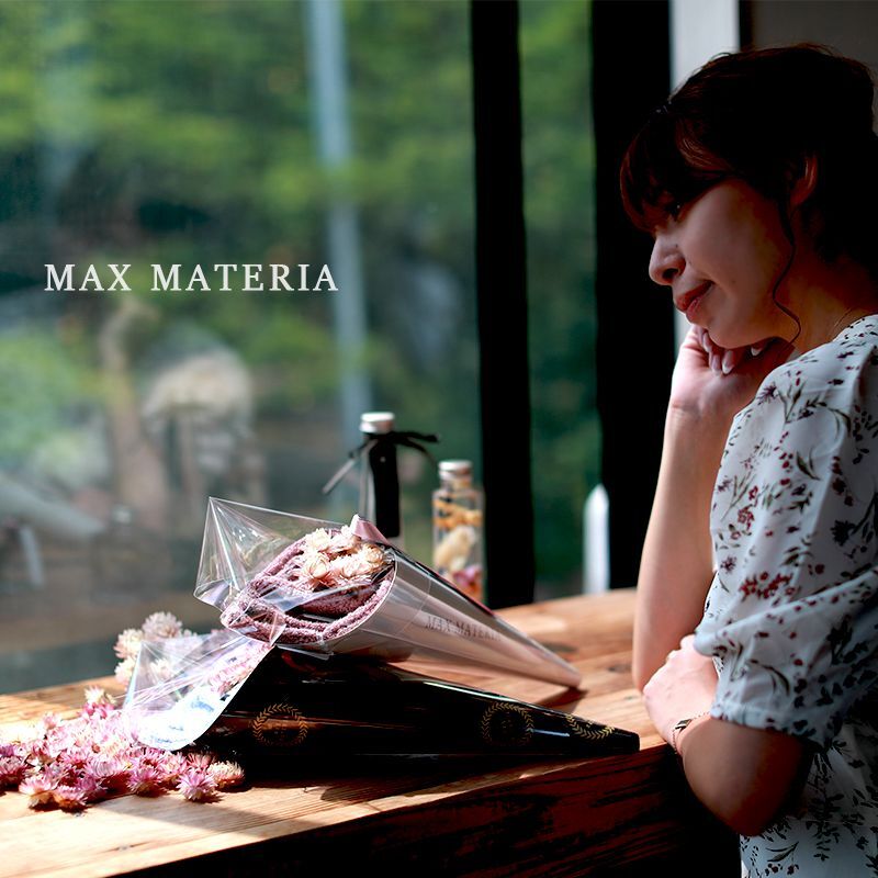MAX MATERIA HYBRID BLACK Edition Flower Bath Towel